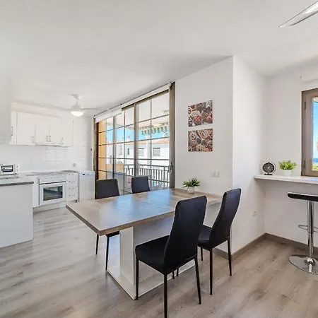 Family Flat With 3 Bedrooms And Balcony Near Gigantes And Ocean Пуэрто-де-Сантьяго