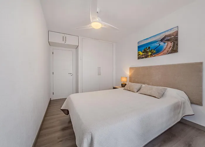아파트 Family Flat With 3 Bedrooms And Balcony Near Gigantes And Ocean *