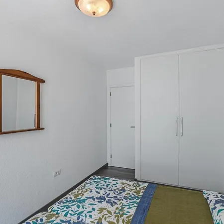Lägenhet Family Flat With 3 Bedrooms And Balcony Near Gigantes And Ocean *