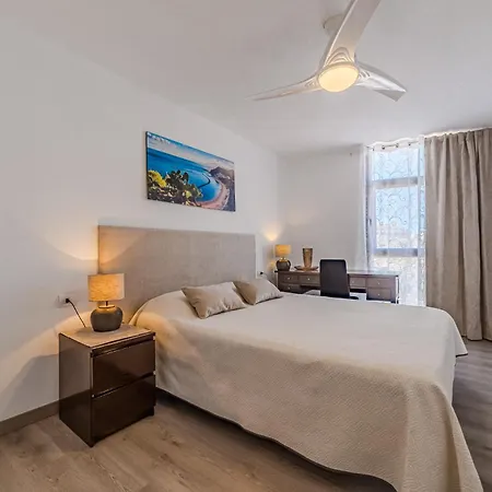 Family Flat With 3 Bedrooms And Balcony Near Gigantes And Ocean